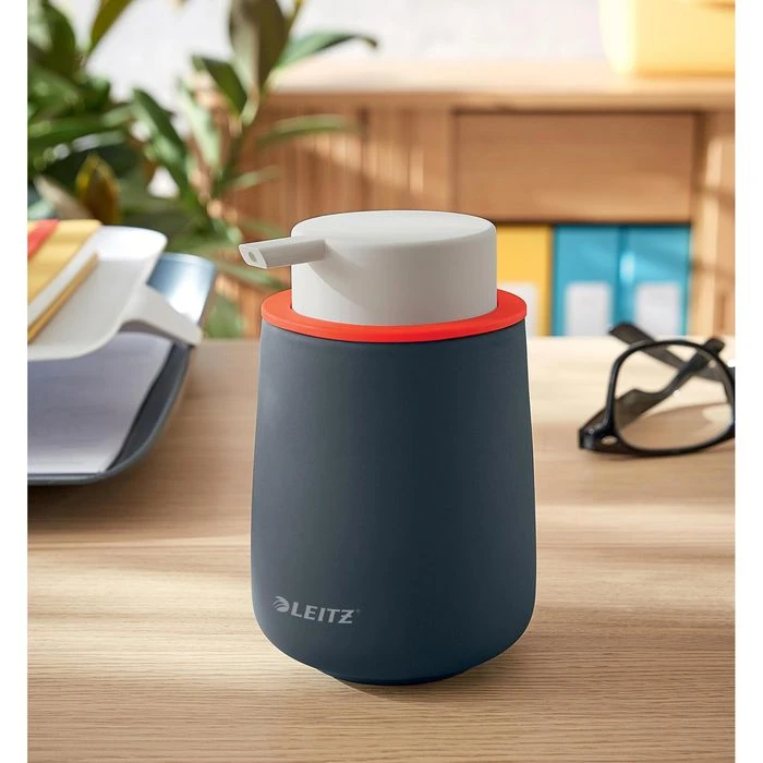 Leitz Desinfektionsmittelspender Cosy 5404-00-89, Grauer Pumpspender, Stehend, Keramik, 300ml 5 Leitz Desinfektionsmittelspender Cosy 5404-00-89, Grauer Pumpspender, Stehend, Keramik, 300ml – Bild 3