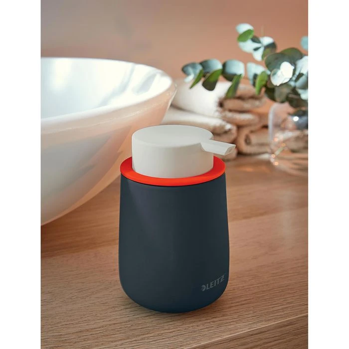 Leitz Desinfektionsmittelspender Cosy 5404-00-89, Grauer Pumpspender, Stehend, Keramik, 300ml 4 Leitz Desinfektionsmittelspender Cosy 5404-00-89, Grauer Pumpspender, Stehend, Keramik, 300ml – Bild 2